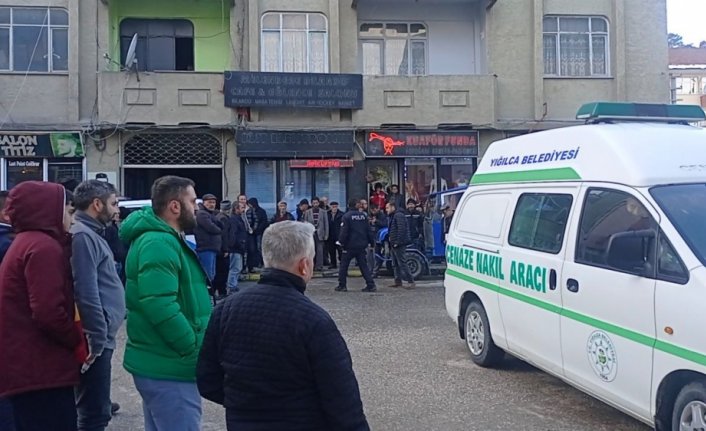 Düzce'de iş yerinde çıkan yangında 1 kişi öldü