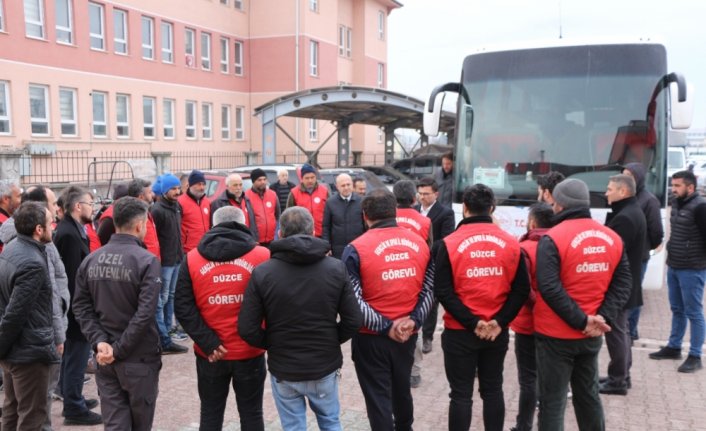 Düzce'den deprem bölgesine giden Gençlik ve Spor İl Müdürlüğü ekibi kente döndü