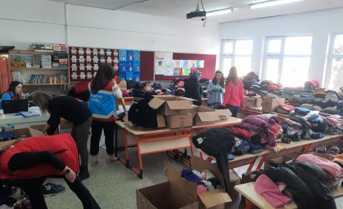 Espiye'de depremden etkilenen vatandaşlar için sosyal market açıldı