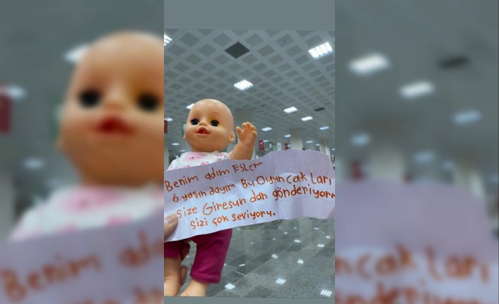 Giresun'daki çocuklardan, depremzedelere destek mektupları gönderiliyor