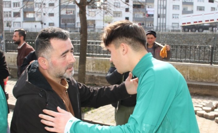 Giresunspor'dan depremde hayatını kaybeden futbolcunun ailesine ziyaret