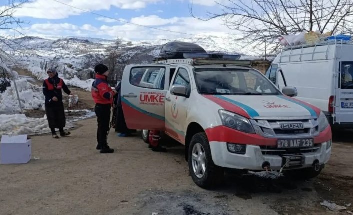 Karabük Sağlık Müdürlüğünden depremzedelere tıbbi malzeme desteği