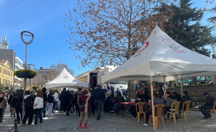Karadeniz illerinde depremzedeler için kan bağışı seferberliği sürüyor