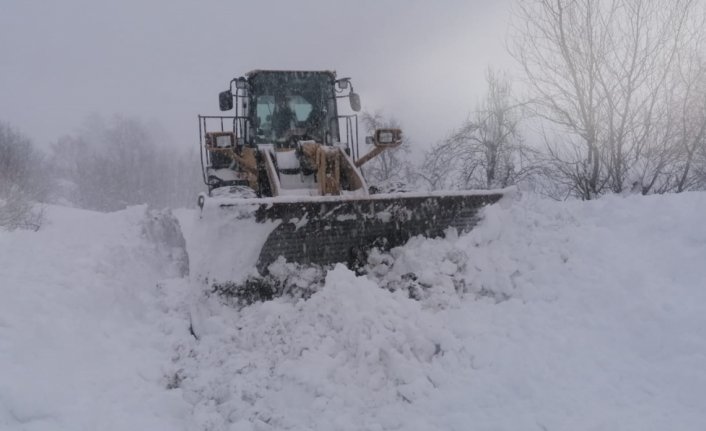 Kastamonu'da kar nedeniyle 215 köye ulaşım sağlanamıyor