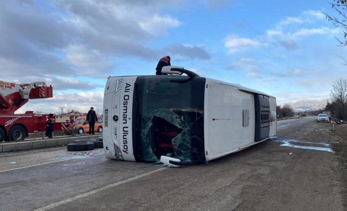 Kastamonu'da yolcu otobüsü devrildi, 30 kişi yaralandı