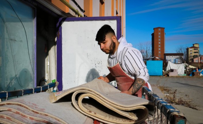 Kastamonu'daki halı yıkama firması depremzedelerin ürünlerini ücretsiz yıkayacak