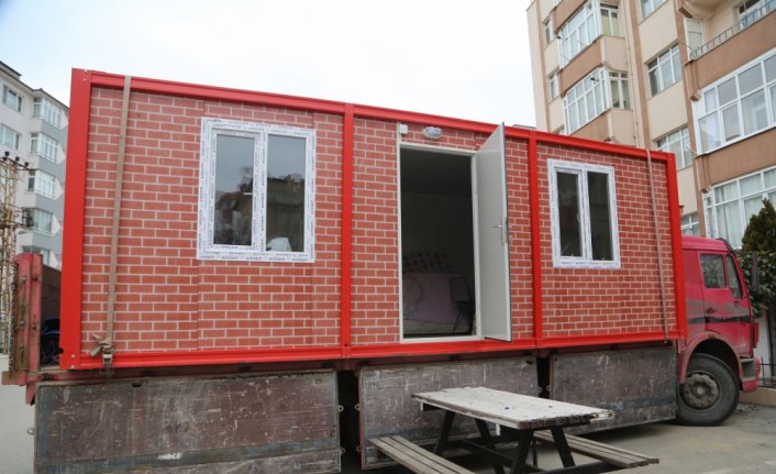 Kastamonu'dan, Hatay'daki depremzede şehit ailesine konteyner ve gıda yardımı