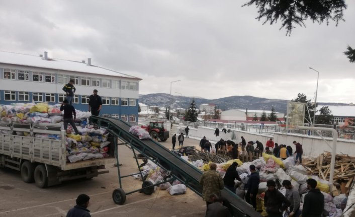 Ortaköy'de depremzedeler için yardım kampanyası sürüyor
