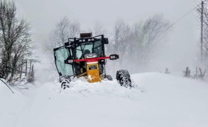 Samsun, Amasya ve Kastamonu'da kar nedeniyle 143 köy ve mahalle yolu ulaşıma kapandı