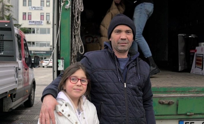 Samsun'da 10 yaşındaki çocuk kumbarasındaki parayla depremzedeler için battaniye aldı