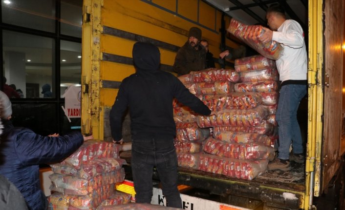 Samsun'dan deprem bölgesine yardım