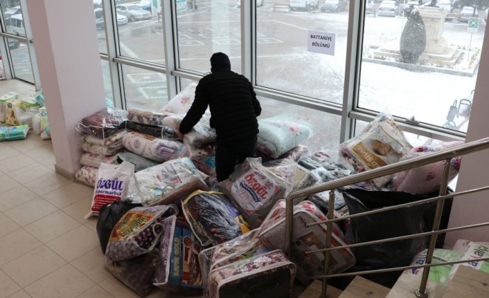 Samsun'dan deprem bölgesine yardımlar sürüyor