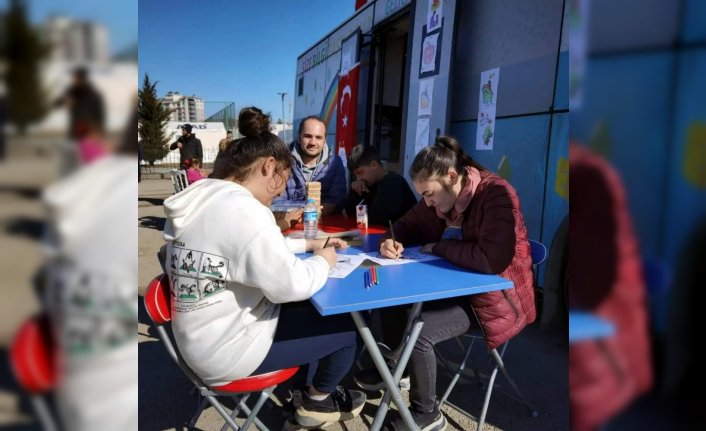 Sinop Gezici Kütüphane deprem bölgesinde çocuklara yönelik etkinlikler yapıyor