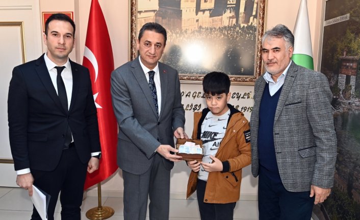 Sinop'ta yaşayan yabancı uyruklular depremzedelerin yardımına koştu