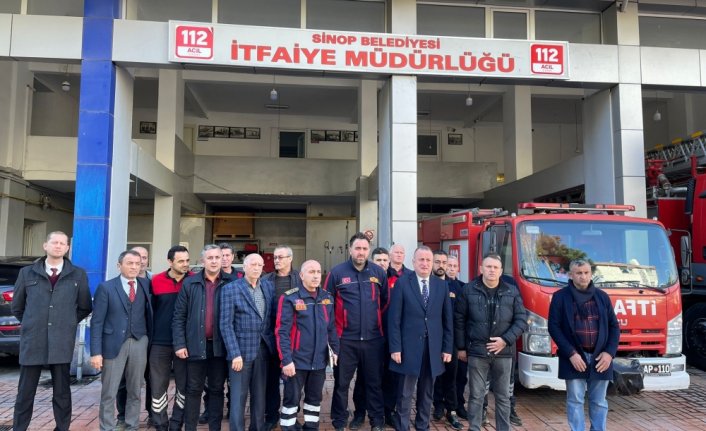 Sinop'tan deprem bölgesine giden itfaiye ekipleri enkazdan 6 kişiyi kurtardı