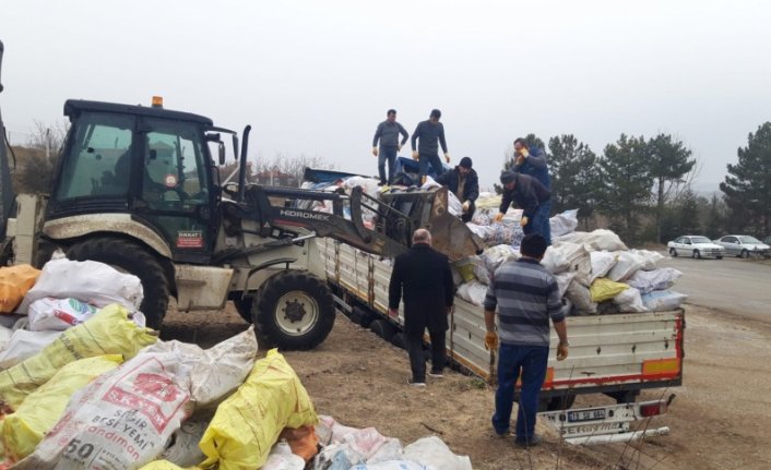 Sungurlu'dan afet bölgesine bir tır yardım malzemesi gönderildi
