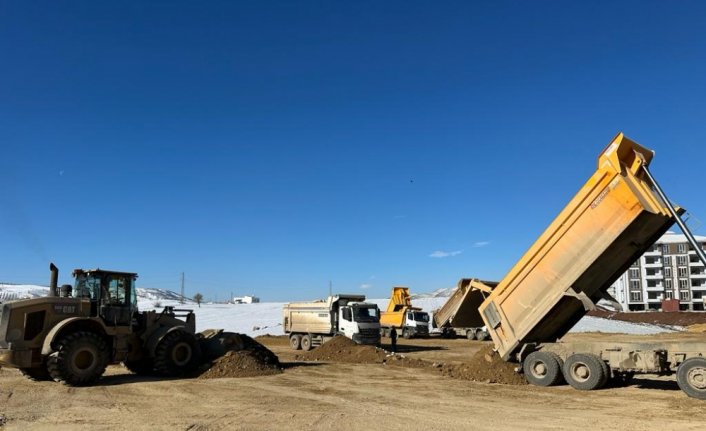 Tokat Belediyesi Adıyaman Gölbaşı'nda çalışmalara destek veriyor