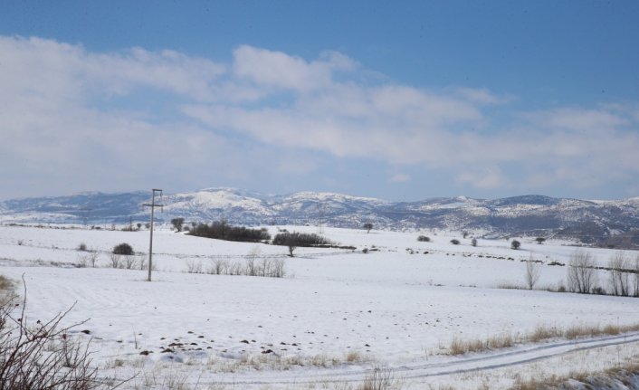 Tokat'ta yüksek kesimlerde kar yağışı etkili oldu