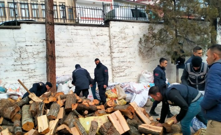 Tokat'tan deprem bölgesine 40 tır odun ve 500 soba gönderildi