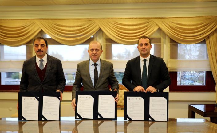 Trabzon'da aronya meyvesini araştırma iş birliği protokolü imzalandı
