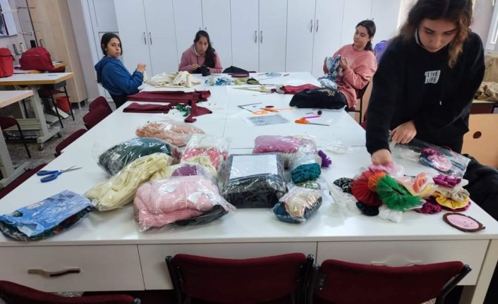 Alaçam Mesleki ve Teknik Anadolu Lisesinden deprem bölgesine yardım