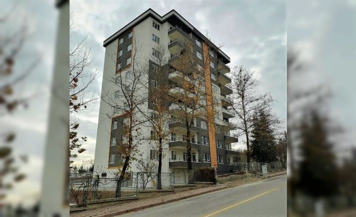 Arzum Sitesi Kentsel Dönüşüm Projesi'nde hak sahiplerine anahtarları teslim edildi