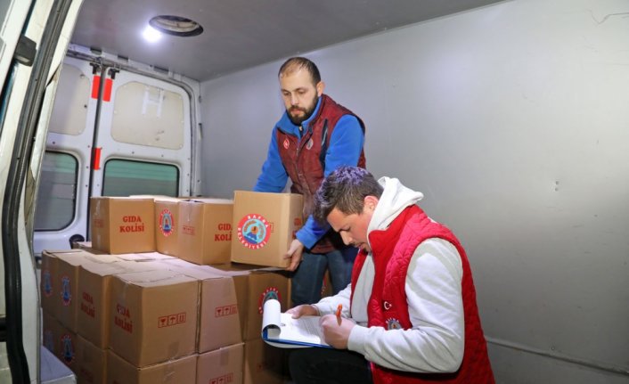 Bafra Belediyesi, ihtiyaç sahiplerine gıda kolisi ulaştırıyor