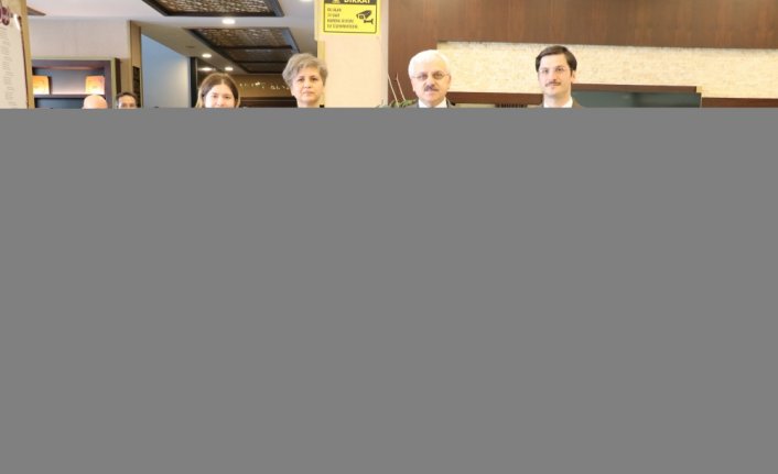 Bolu Valiliğinden engelli depremzede kardeşlere akülü tekerlekli sandalye