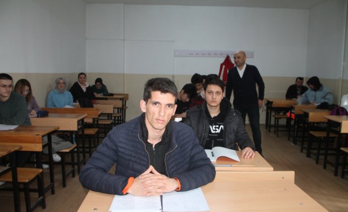 Depremzede gençlerin üniversite hayalini gerçekleştirmesi için HEM'den eğitim desteği