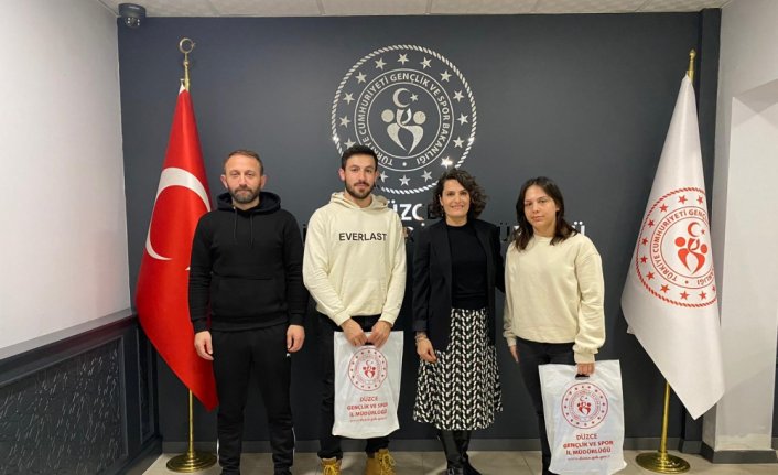 Düzce'de Türkiye Kick Boks Şampiyonasında dereceye giren sporcular ödüllendirildi