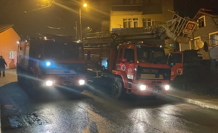 Karabük'te çıkan yangında bir ev kullanılamaz hale geldi