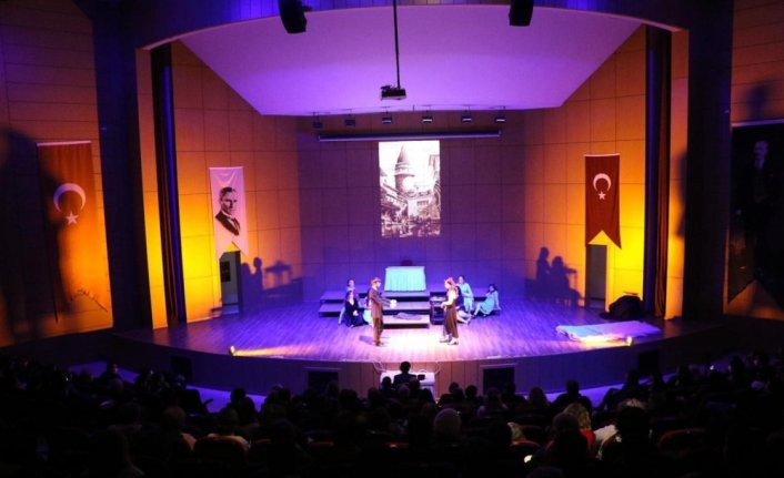 Safranbolu'da Kent Tiyatrosu, bir yılda 15 oyunu izleyiciyle buluşturdu