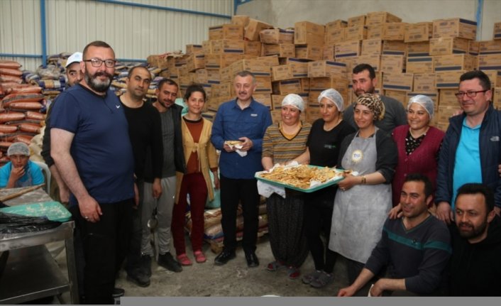 Sakarya ve çevre illerden deprem bölgesine yardım seferberliği sürdü