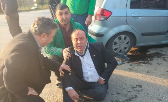 Samsun'da traktörle çarpışan otomobildeki 3 kişi yaralandı