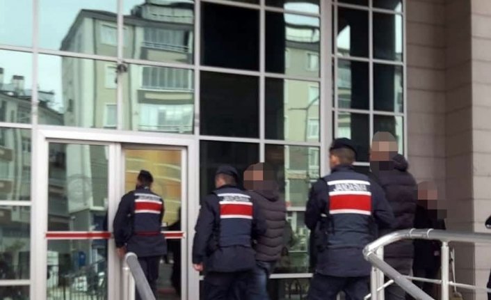 Sinop'ta evden hırsızlık yapan 2 zanlı tutuklandı