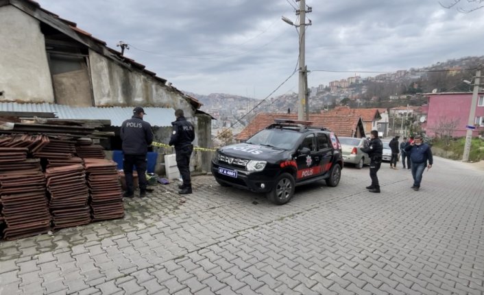 Zonguldak'ta bir kadının evinde silahla yaralanmış halde bulunmasına ilişkin 3 kişi tutuklandı