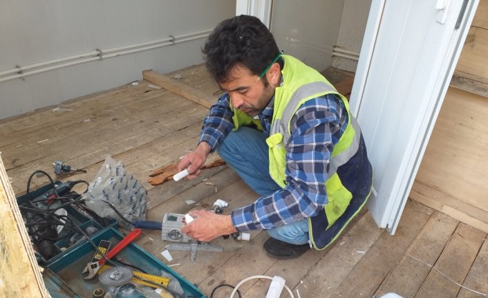 Zonguldak'ta hayırseverler depremzede için konteyner ev üretti