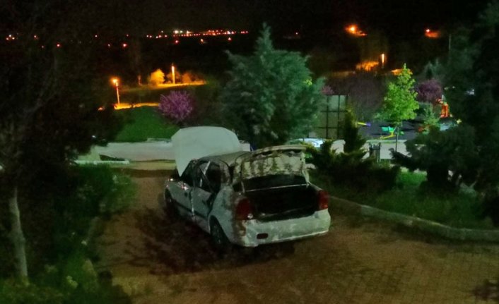 Çorum'da patlama meydana gelen otomobildeki 3 kişi yaralandı