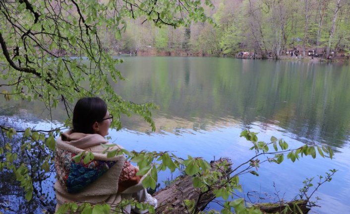 Doğa tutkunu tatilciler, Ramazan Bayramı'nda Yedigöller'i tercih etti
