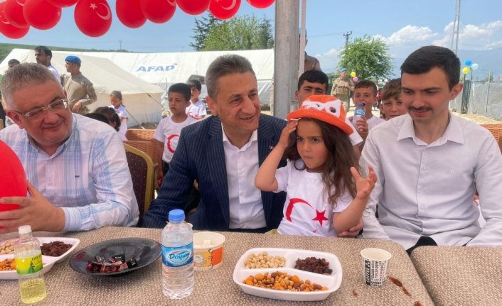 Hatay'daki çadır kentte kalan Suriyeli çocuklar 23 Nisan coşkusu yaşadı