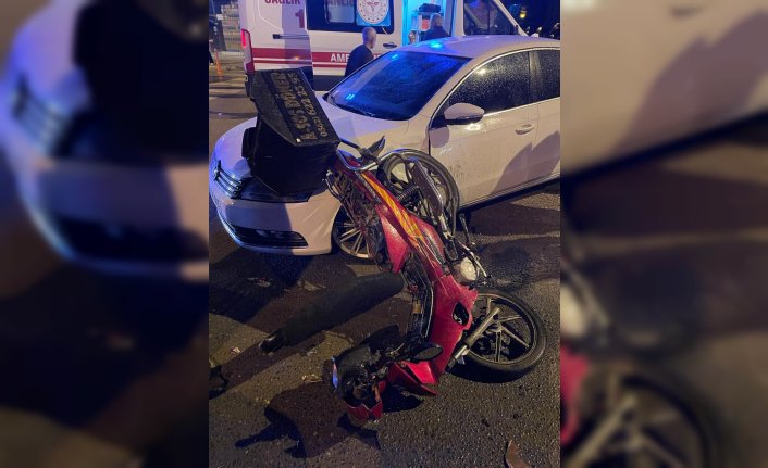 Alaçam'da otomobille çarpışan motosikletin sürücüsü yaralandı