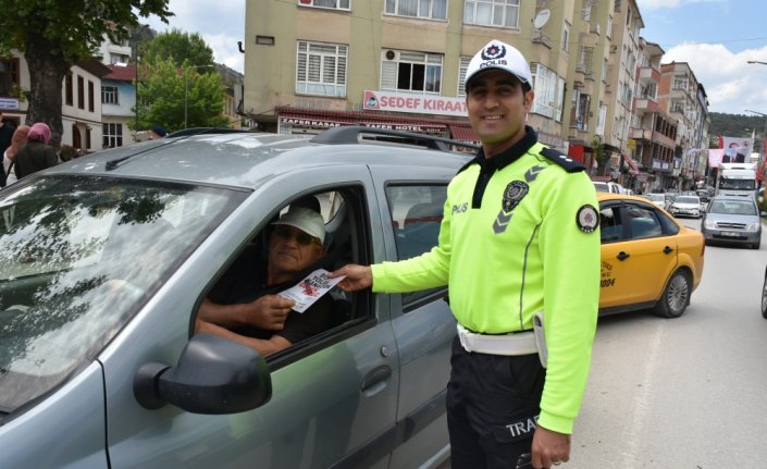Boyabat'ta sürücü ve yayalar bilgilendirildi