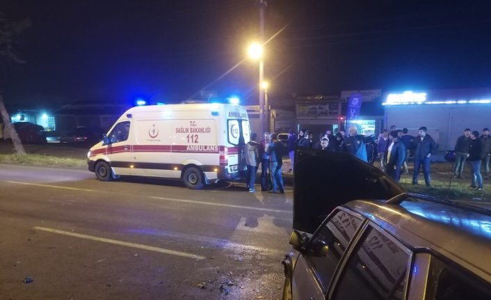 Çarşamba'da tırla çarpışan otomobilin sürücüsü yaralandı