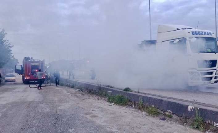 Karabük'te seyir halindeki tır alev aldı
