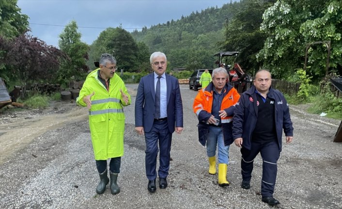 Bolu'da sağanak Abant karayolunda ulaşımı aksattı