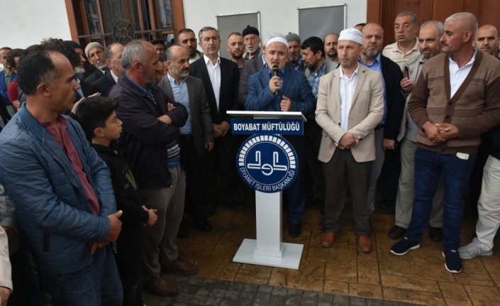 Boyabatlı hacılar kutsal topraklara uğurlandı