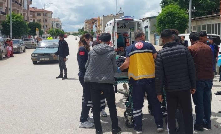 Çorum'da traktörün çarptığı motosikletteki 2 mevsimlik tarım işçisi yaralandı