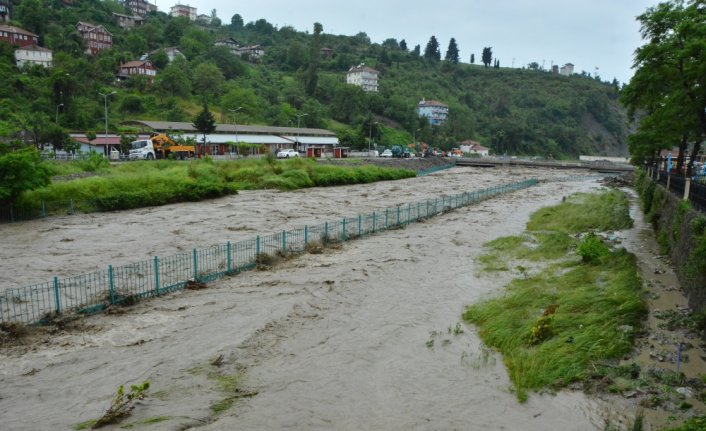 İnebolu-Kastamonu kara yolunda sel nedeniyle çökme meydana geldi