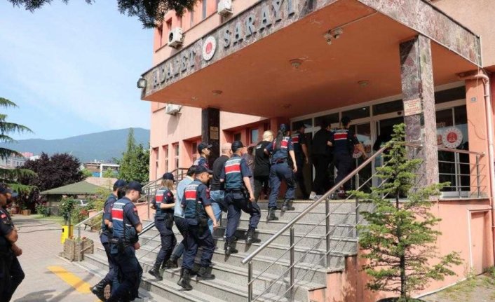 Karabük merkezli FETÖ operasyonunda yakalanan 13 şüpheliden 3'ü tutuklandı