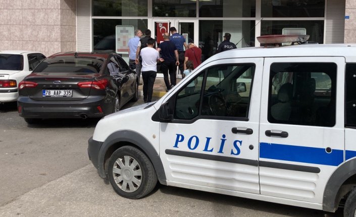 Karabük'te banka şubesine saçma isabet etmesine ilişkin 3 şüpheliye gözaltı